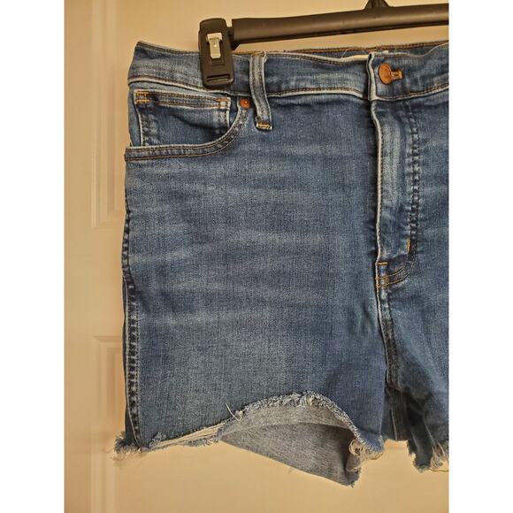 Women's Madewell Medium Wash High-Rise Cut-Off Denim Jean Shorts | Size 30 - Picture 3 of 9